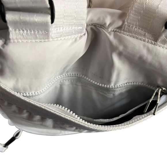 Vuori V1 Convertible Bag White Nylon Convertible Backpack Tote - Picture 9 of 12